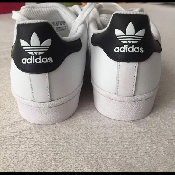 🌟 Superstar Adidas Shoes - Picture 2 of 5